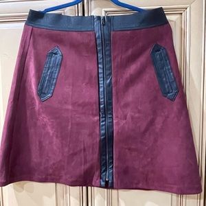 Suede and leather detail skirt